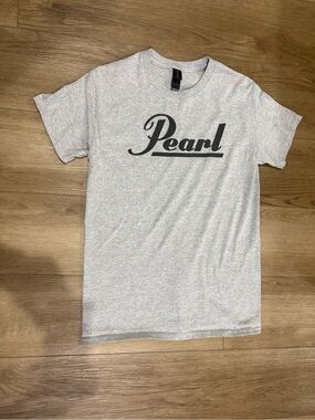 Pearl Logo Men’s Crew Neck T-Shirt — Light Gray